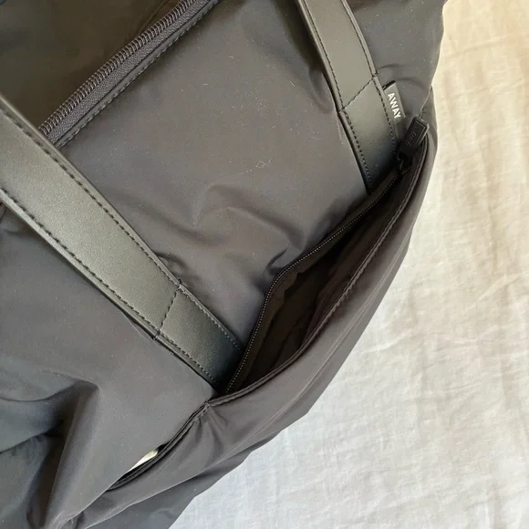 The Quilted Everywhere Bag - Picture 6 of 7